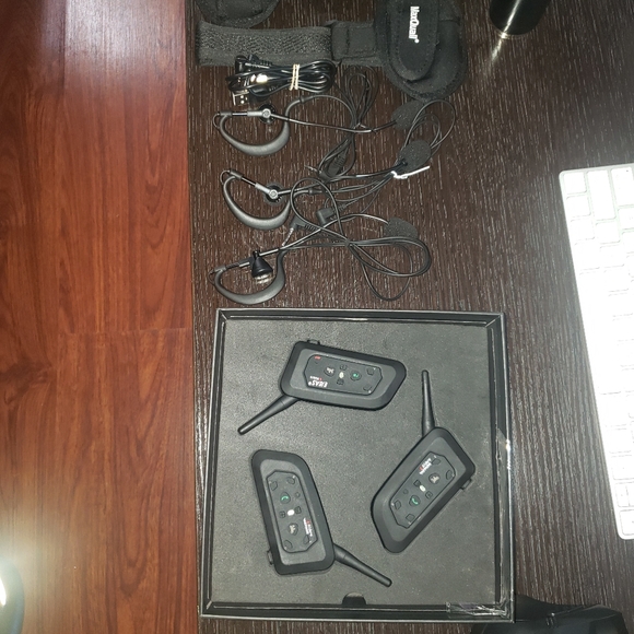 MAXQUALL PROFESSIONAL WATERPROOF IPX 7 LISTEN TO MP3/PHONE/GPS - Picture 4 of 5